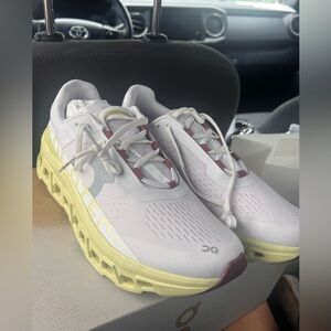 OnCloud Cloudmonster Running shoes